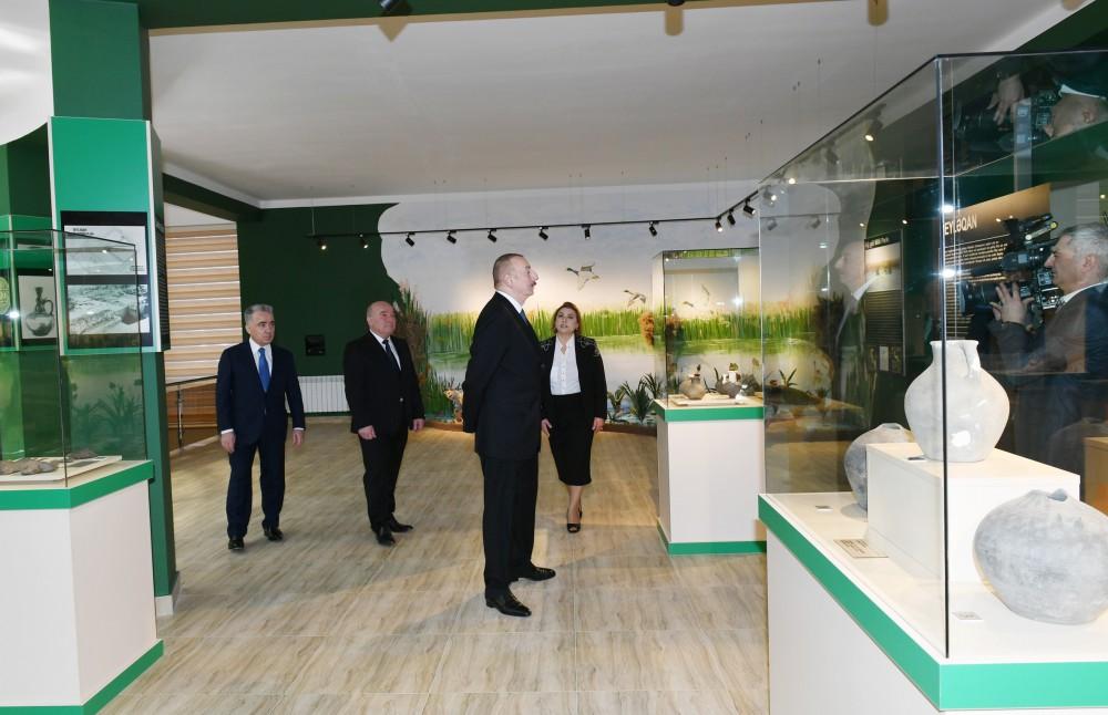 Azərbaycan Prezidenti əsaslı şəkildə yenidən qurulan Beyləqan Tarix-Diyarşünaslıq Muzeyinin açılışında iştirak edib (FOTO) (YENİLƏNİB)