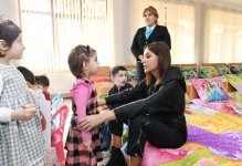 Birinci vitse-prezident Mehriban Əliyeva Gəncədəki uşaq evinə baş çəkib (FOTO) (YENİLƏNİB)