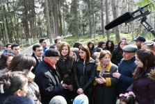 Birinci vitse-prezident Mehriban Əliyeva “Xan bağı” mədəniyyət və istirahət parkında gəncəlilərlə görüşüb (FOTO) (YENİLƏNİB)