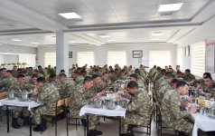 Ali Baş Komandan İlham Əliyev Beyləqanda yeni inşa edilmiş “N” saylı hərbi hissəsində yaradılan şəraitlə tanış olub (FOTO) (YENİLƏNİB)