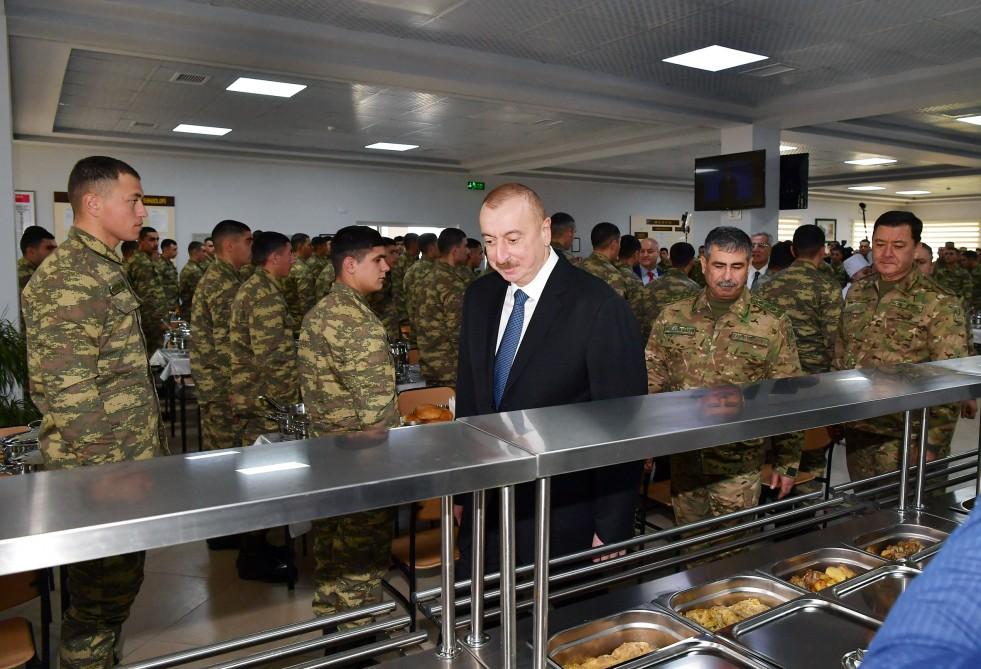 Ali Baş Komandan İlham Əliyev Beyləqanda yeni inşa edilmiş “N” saylı hərbi hissəsində yaradılan şəraitlə tanış olub (FOTO) (YENİLƏNİB)