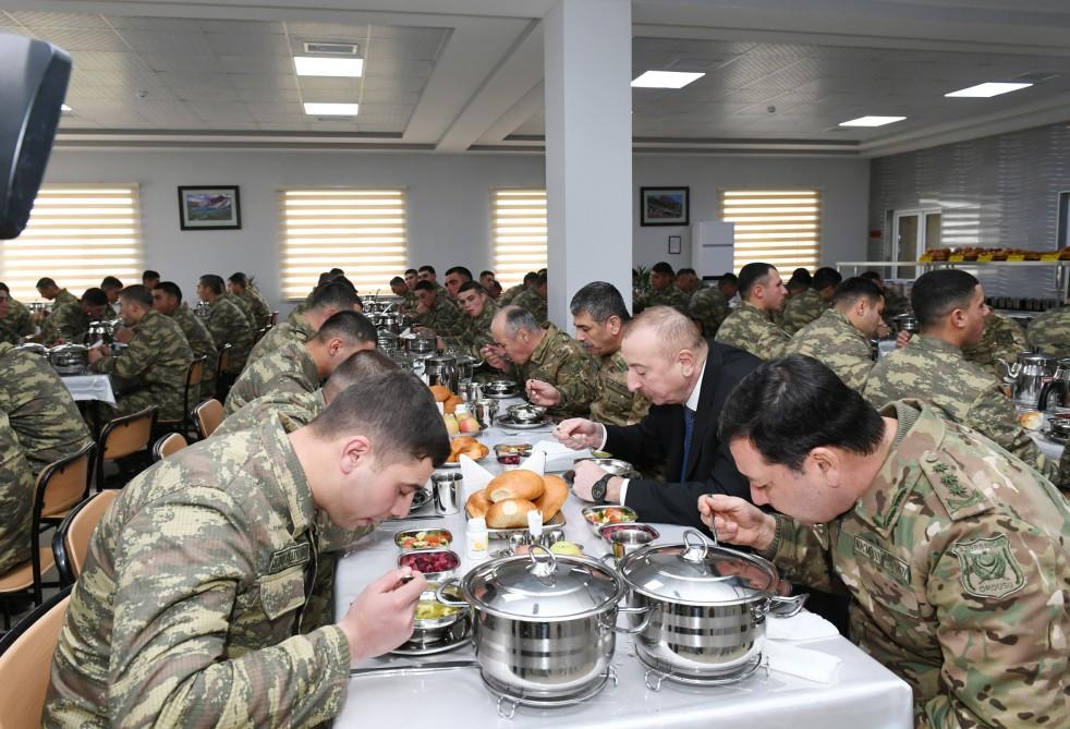 Ali Baş Komandan İlham Əliyev Beyləqanda yeni inşa edilmiş “N” saylı hərbi hissəsində yaradılan şəraitlə tanış olub (FOTO) (YENİLƏNİB)