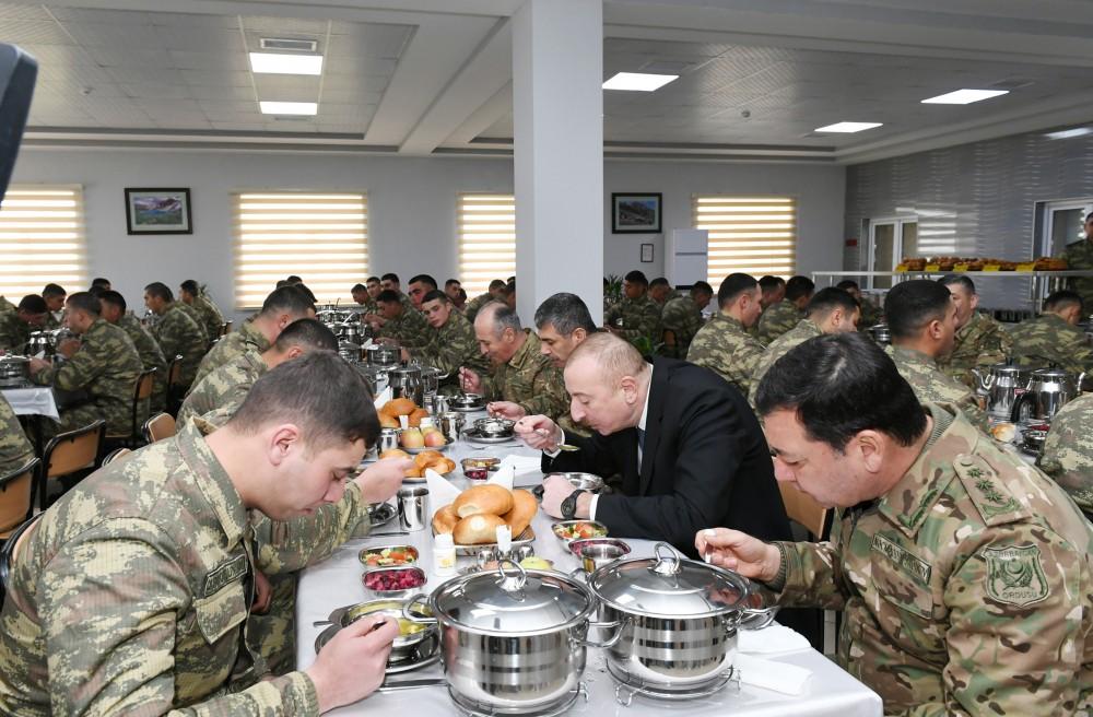 Ali Baş Komandan İlham Əliyev Beyləqanda yeni inşa edilmiş “N” saylı hərbi hissəsində yaradılan şəraitlə tanış olub (FOTO) (YENİLƏNİB)