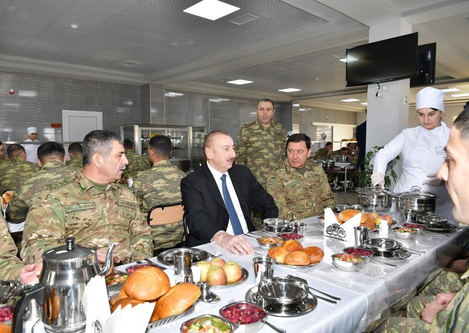 Ali Baş Komandan İlham Əliyev Beyləqanda yeni inşa edilmiş “N” saylı hərbi hissəsində yaradılan şəraitlə tanış olub (FOTO) (YENİLƏNİB)