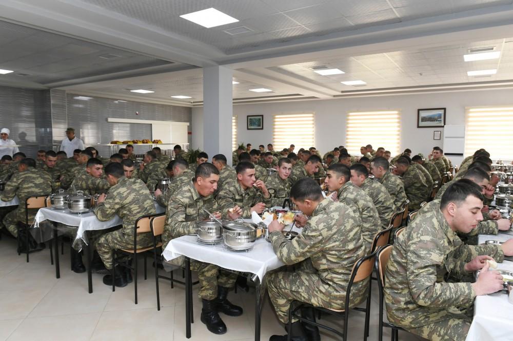 Ali Baş Komandan İlham Əliyev Beyləqanda yeni inşa edilmiş “N” saylı hərbi hissəsində yaradılan şəraitlə tanış olub (FOTO) (YENİLƏNİB)