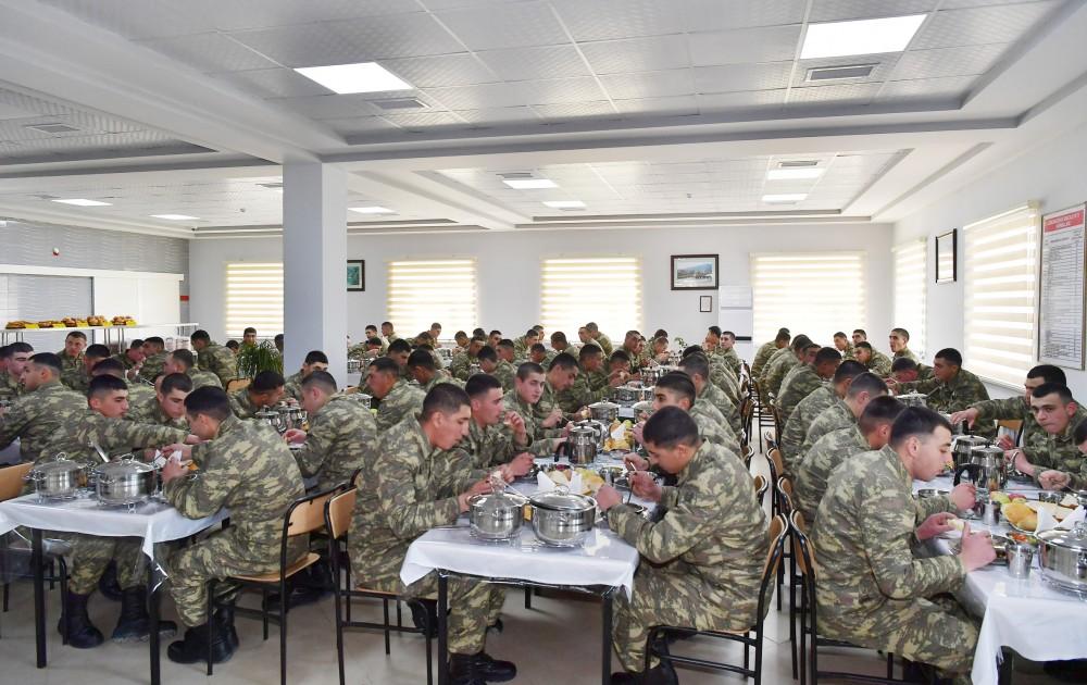 Ali Baş Komandan İlham Əliyev Beyləqanda yeni inşa edilmiş “N” saylı hərbi hissəsində yaradılan şəraitlə tanış olub (FOTO) (YENİLƏNİB)