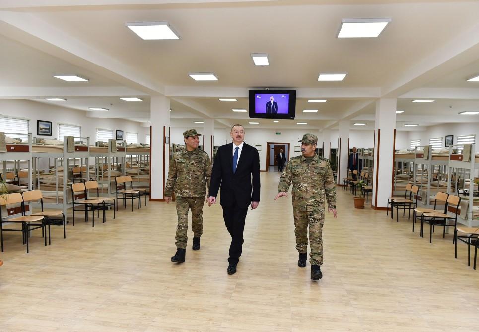 Ali Baş Komandan İlham Əliyev Beyləqanda yeni inşa edilmiş “N” saylı hərbi hissəsində yaradılan şəraitlə tanış olub (FOTO) (YENİLƏNİB)