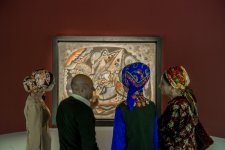 Heydər Əliyev Fondunun vitse-prezidenti Leyla Əliyeva rus avanqard rəssamlarının nadir əsərlərindən ibarət sərginin açılışında iştirak edib (FOTO)