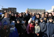 Prezident İlham Əliyev Sumqayıtın dənizkənarı bulvarında şəhərin sakinləri ilə görüşüb (FOTO) (YENİLƏNİB)