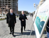 Prezident İlham Əliyev Sumqayıtın dənizkənarı bulvarında şəhərin sakinləri ilə görüşüb (FOTO) (YENİLƏNİB)