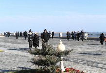 Prezident İlham Əliyev Sumqayıtın dənizkənarı bulvarında şəhərin sakinləri ilə görüşüb (FOTO) (YENİLƏNİB)