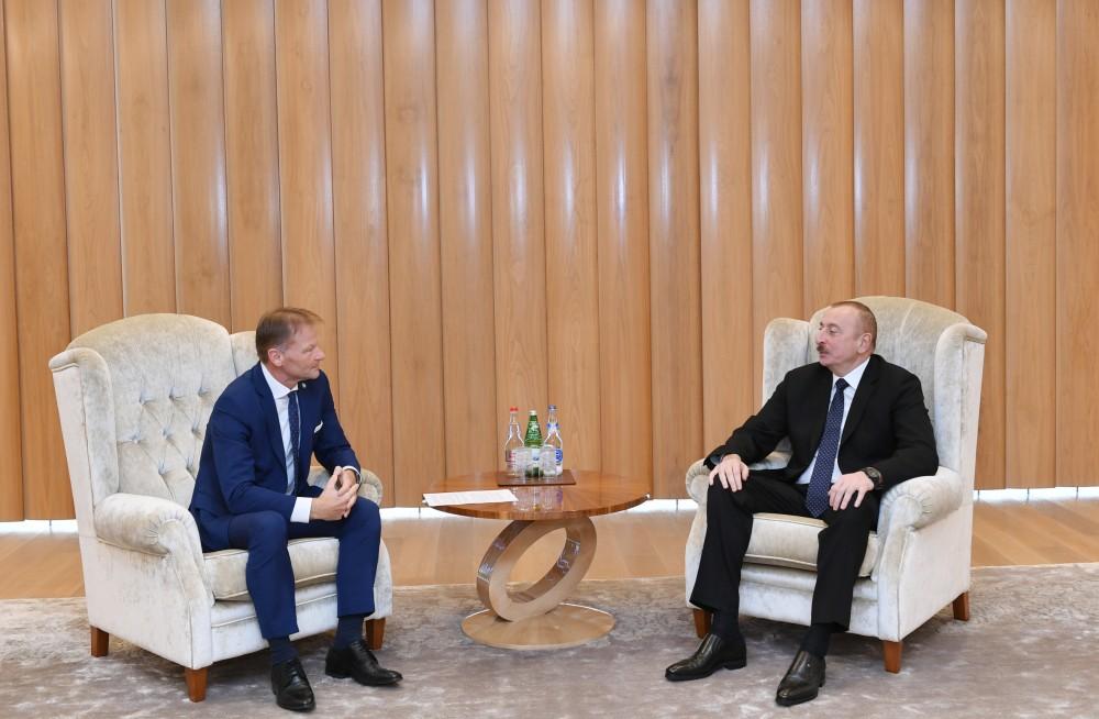 Azərbaycan Prezidenti Avropa İnvestisiya Bankının vitse-prezidenti ilə görüşüb (FOTO) (YENİLƏNİB)