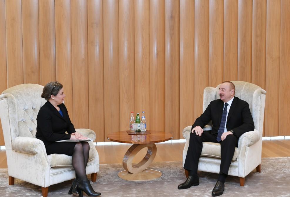 Azərbaycan Prezidenti ABŞ Dövlət katibinin enerji diplomatiyası üzrə müavininin müşaviri ilə görüşüb (FOTO) (YENİLƏNİB)