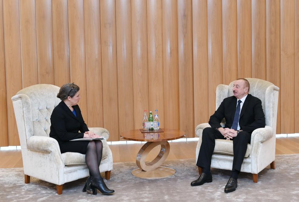 Azərbaycan Prezidenti ABŞ Dövlət katibinin enerji diplomatiyası üzrə müavininin müşaviri ilə görüşüb (FOTO) (YENİLƏNİB)