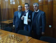 Əkiz qardaşlar Bakının ən yaxşı şahmatçıları oldu (FOTO)