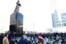 Azərbaycan ictimaiyyəti Xocalı soyqırımı qurbanlarının xatirəsini yad edir (FOTO)