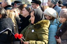Azərbaycan ictimaiyyəti Xocalı soyqırımı qurbanlarının xatirəsini yad edir (FOTO)