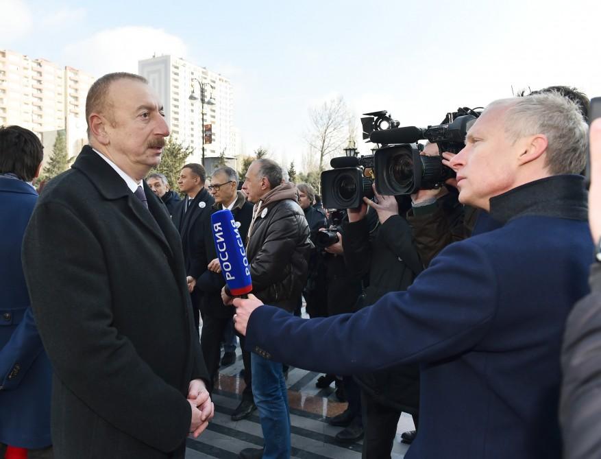 Prezident İlham Əliyev: Biz hamımız çalışmalıyıq ki, Xocalı soyqırımı kimi faciələr bəşəriyyət tarixində bir daha olmasın (FOTO)