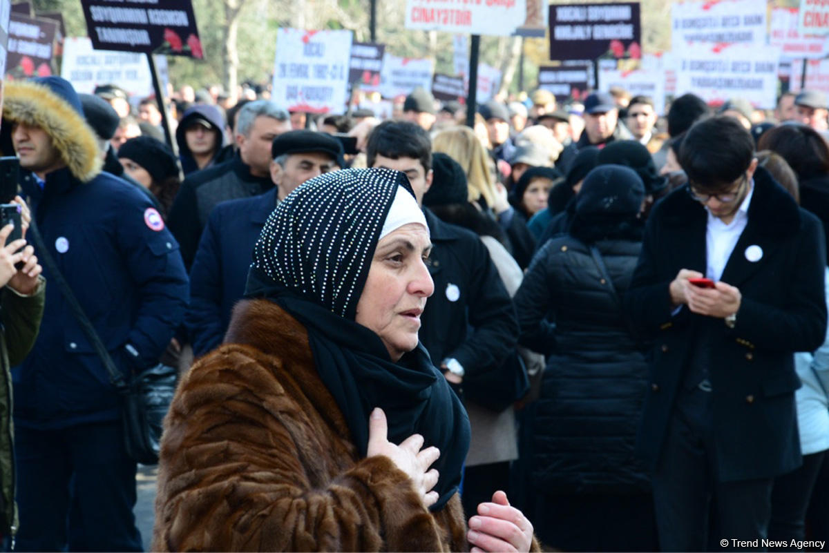 Azərbaycan ictimaiyyəti Xocalı soyqırımı qurbanlarının xatirəsini yad edir (FOTO)