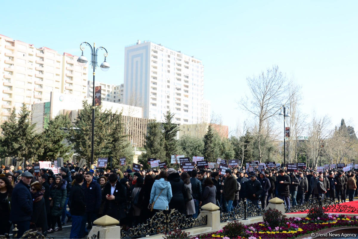 Azərbaycan ictimaiyyəti Xocalı soyqırımı qurbanlarının xatirəsini yad edir (FOTO)
