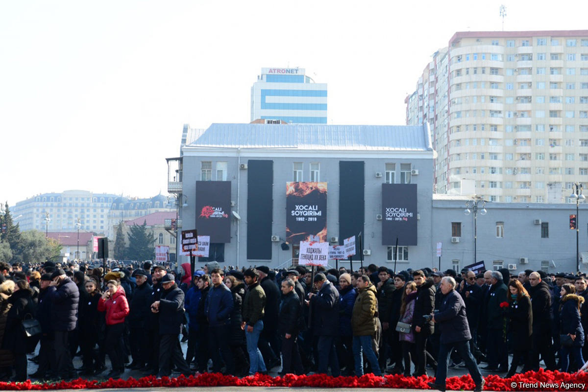 Azərbaycan ictimaiyyəti Xocalı soyqırımı qurbanlarının xatirəsini yad edir (FOTO)