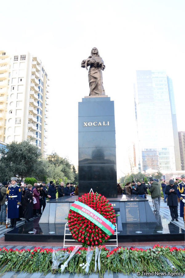 Azərbaycan ictimaiyyəti Xocalı soyqırımı qurbanlarının xatirəsini yad edir (FOTO)