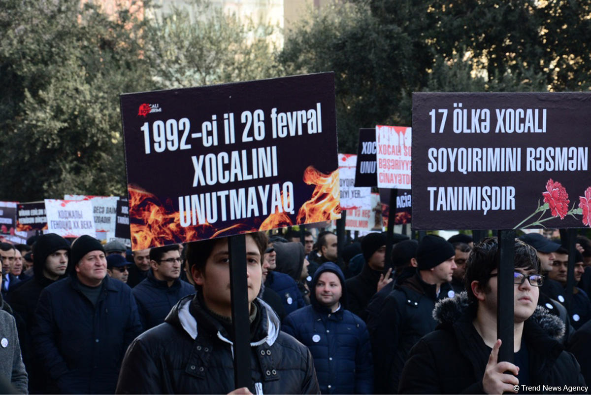 Azərbaycan ictimaiyyəti Xocalı soyqırımı qurbanlarının xatirəsini yad edir (FOTO)