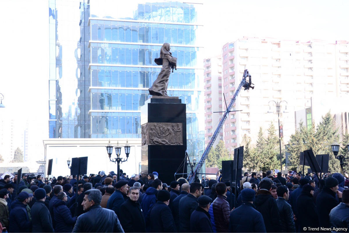 Azərbaycan ictimaiyyəti Xocalı soyqırımı qurbanlarının xatirəsini yad edir (FOTO)