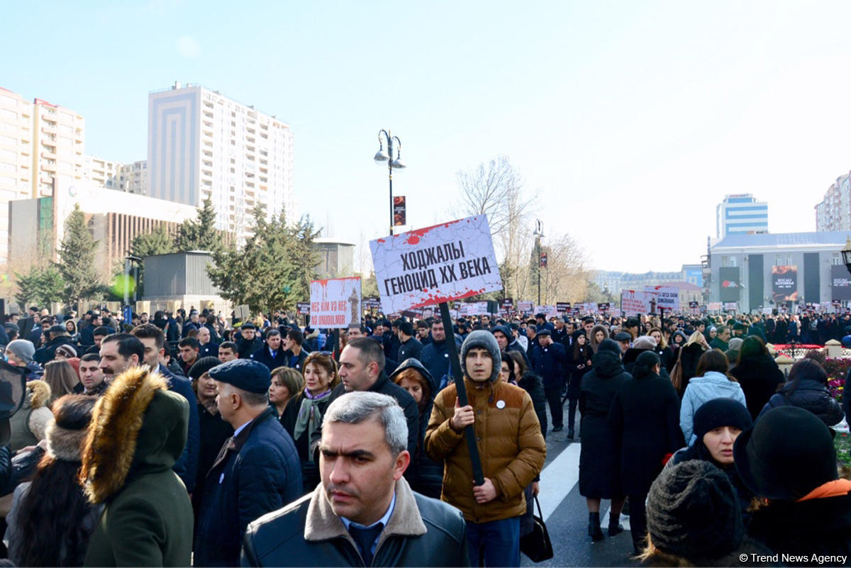Azərbaycan ictimaiyyəti Xocalı soyqırımı qurbanlarının xatirəsini yad edir (FOTO)