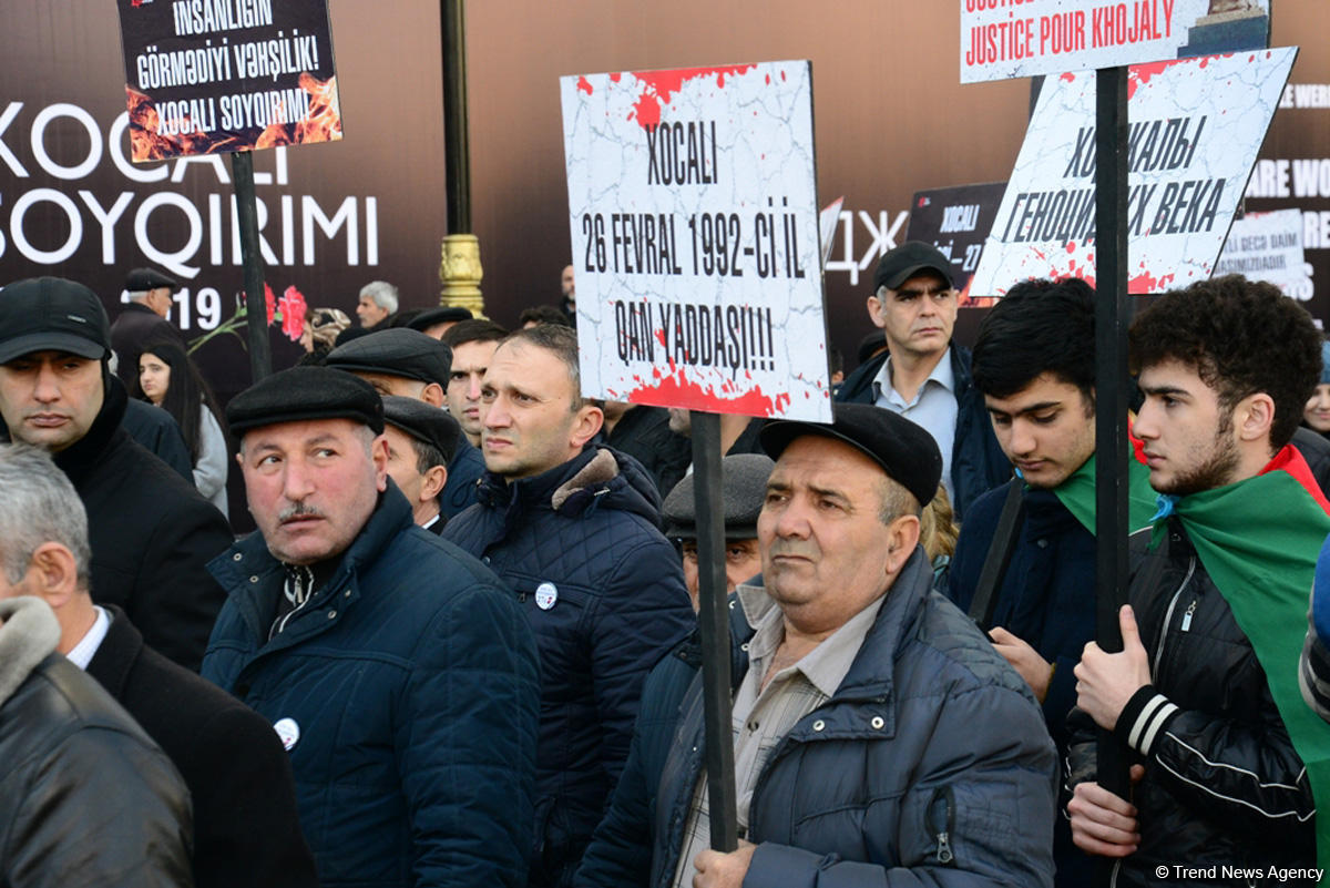 Azərbaycan ictimaiyyəti Xocalı soyqırımı qurbanlarının xatirəsini yad edir (FOTO)