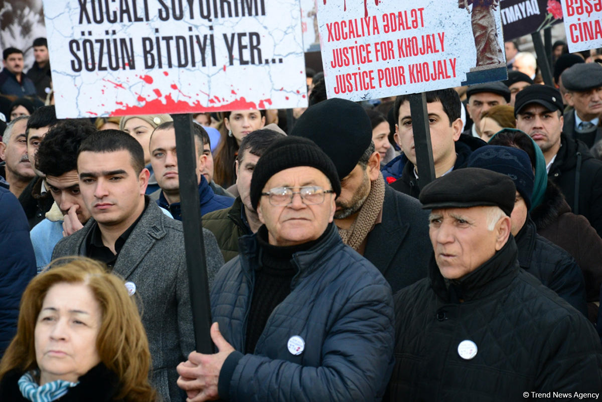 Azərbaycan ictimaiyyəti Xocalı soyqırımı qurbanlarının xatirəsini yad edir (FOTO)