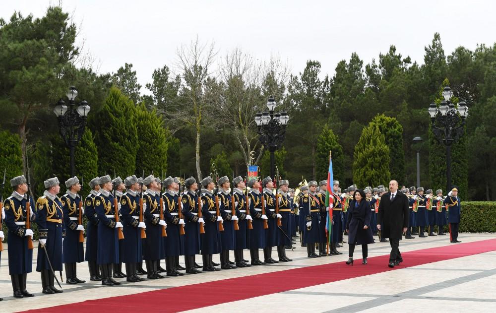 Gürcüstanın Prezidenti Salome Zurabişvilinin rəsmi qarşılanma mərasimi olub (FOTO)