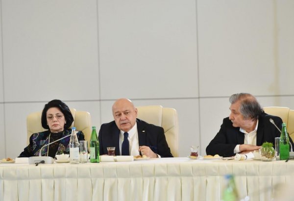 Elbay Qasımzadə: Son illərdə Azərbaycanda memarlıq və şəhərsalma sahəsində görülən çox böyük işlərdə Heydər Əliyev Fondunun səyləri və zəhməti ölçüyəgəlməzdir