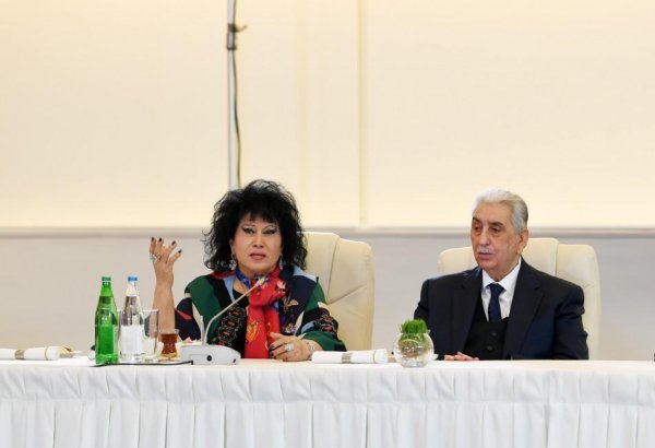 Zeynəb Xanlarova: Ancaq kor adamlar Azərbaycanın inkişafını, gözəlləşdiyini görə bilməz
