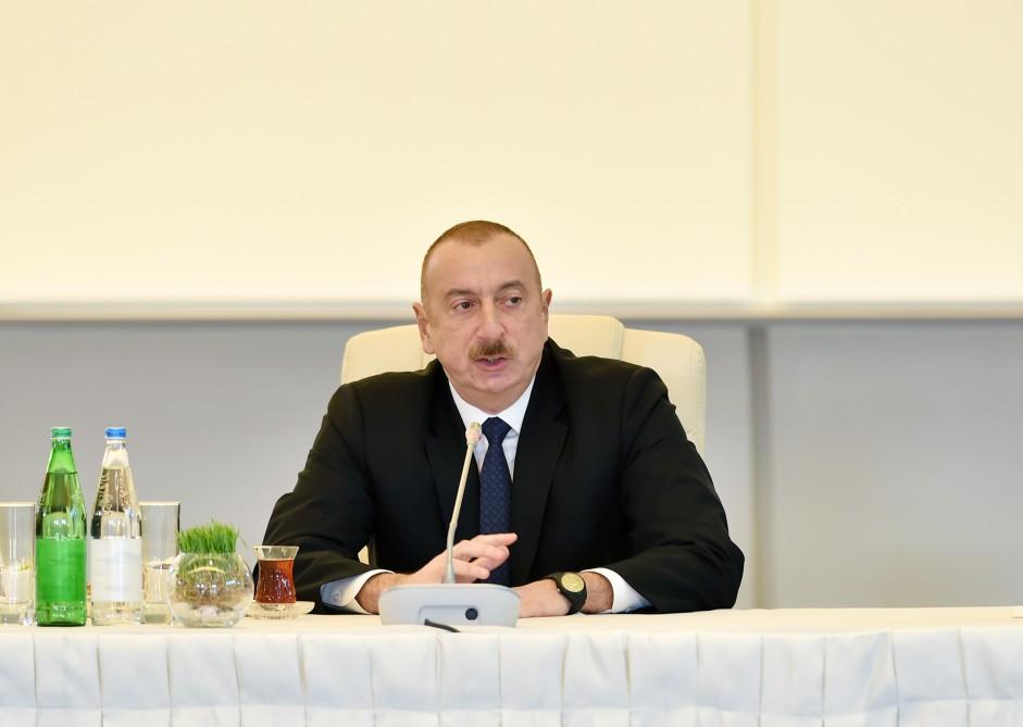 Prezident İlham Əliyev və birinci xanım Mehriban Əliyeva mədəniyyət və incəsənət xadimlərinin bir qrupu ilə görüşüblər (YENİLƏNİB-4) (FOTO)