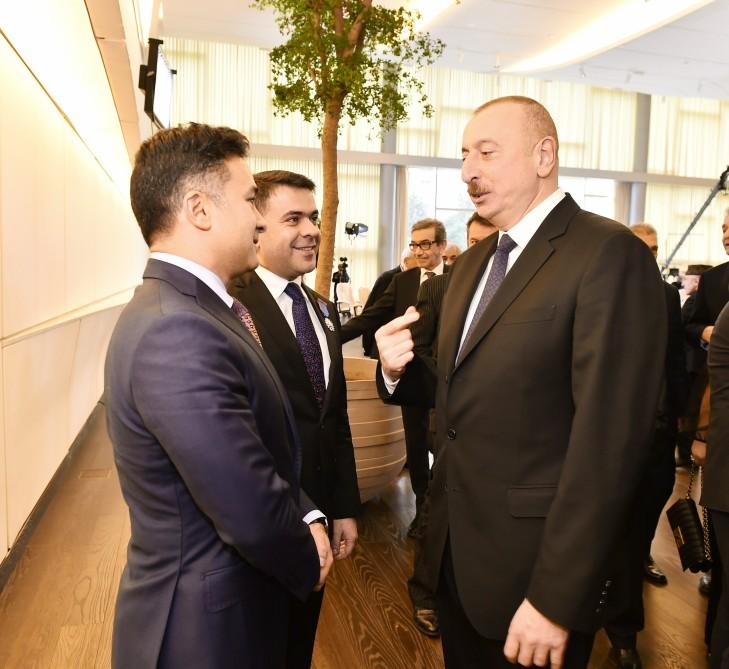 Prezident İlham Əliyev və birinci xanım Mehriban Əliyeva mədəniyyət və incəsənət xadimlərinin bir qrupu ilə görüşüblər (YENİLƏNİB-4) (FOTO)