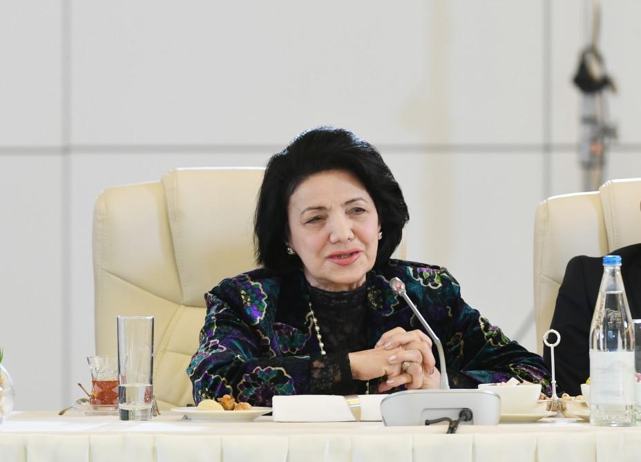 Firəngiz Əlizadə: Prezident İlham Əliyevin sərəncamları bizim bəstəkarları və musiqişünasları çox gözəl istiqamətləndirir