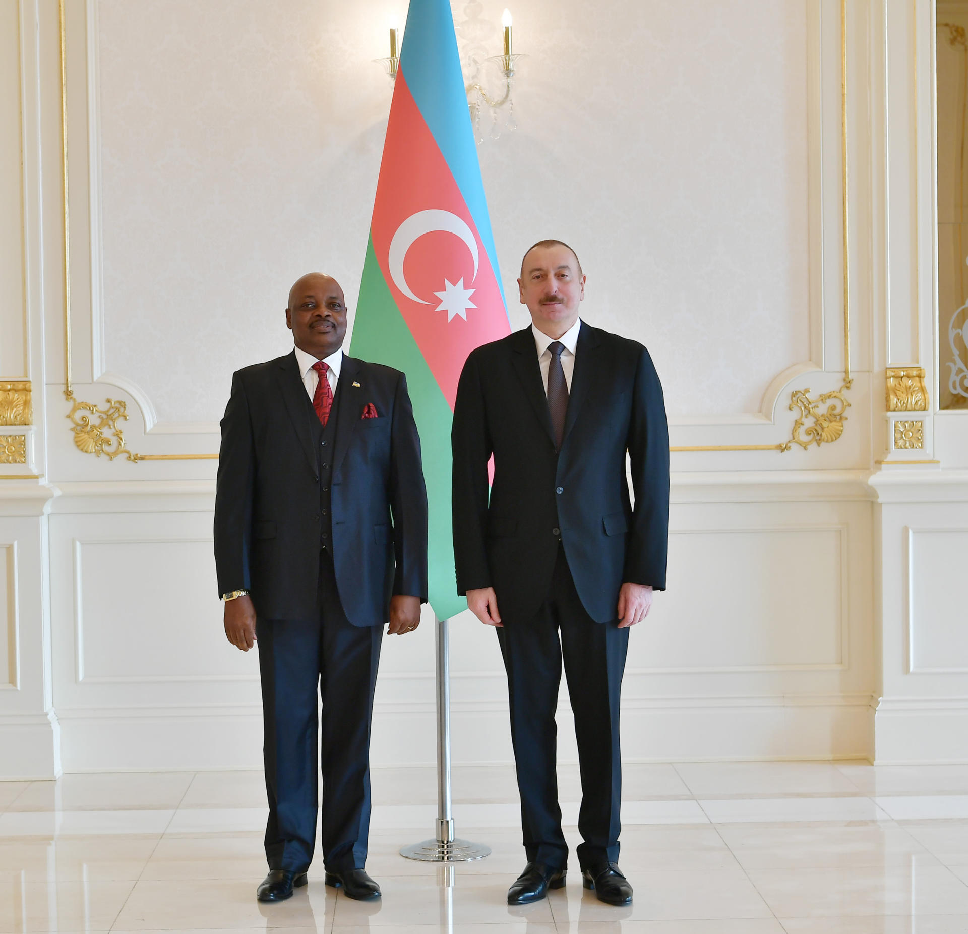 Prezident İlham Əliyev Venesuela, Ruanda və Tailandın Azərbaycanda yeni təyin olunmuş səfirlərinin etimadnamələrini qəbul edib (FOTO)