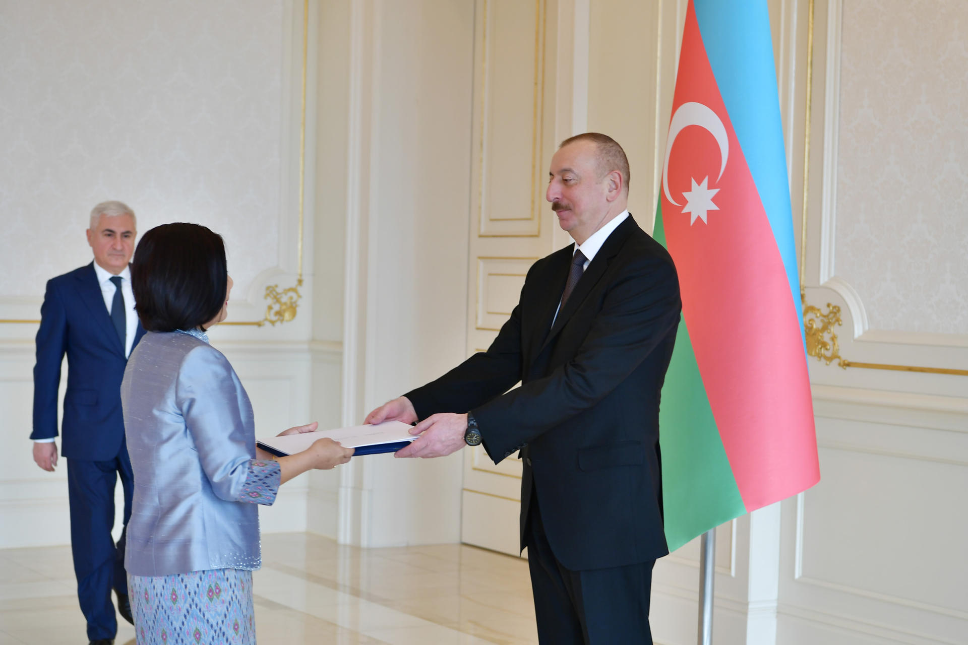 Prezident İlham Əliyev Venesuela, Ruanda və Tailandın Azərbaycanda yeni təyin olunmuş səfirlərinin etimadnamələrini qəbul edib (FOTO)