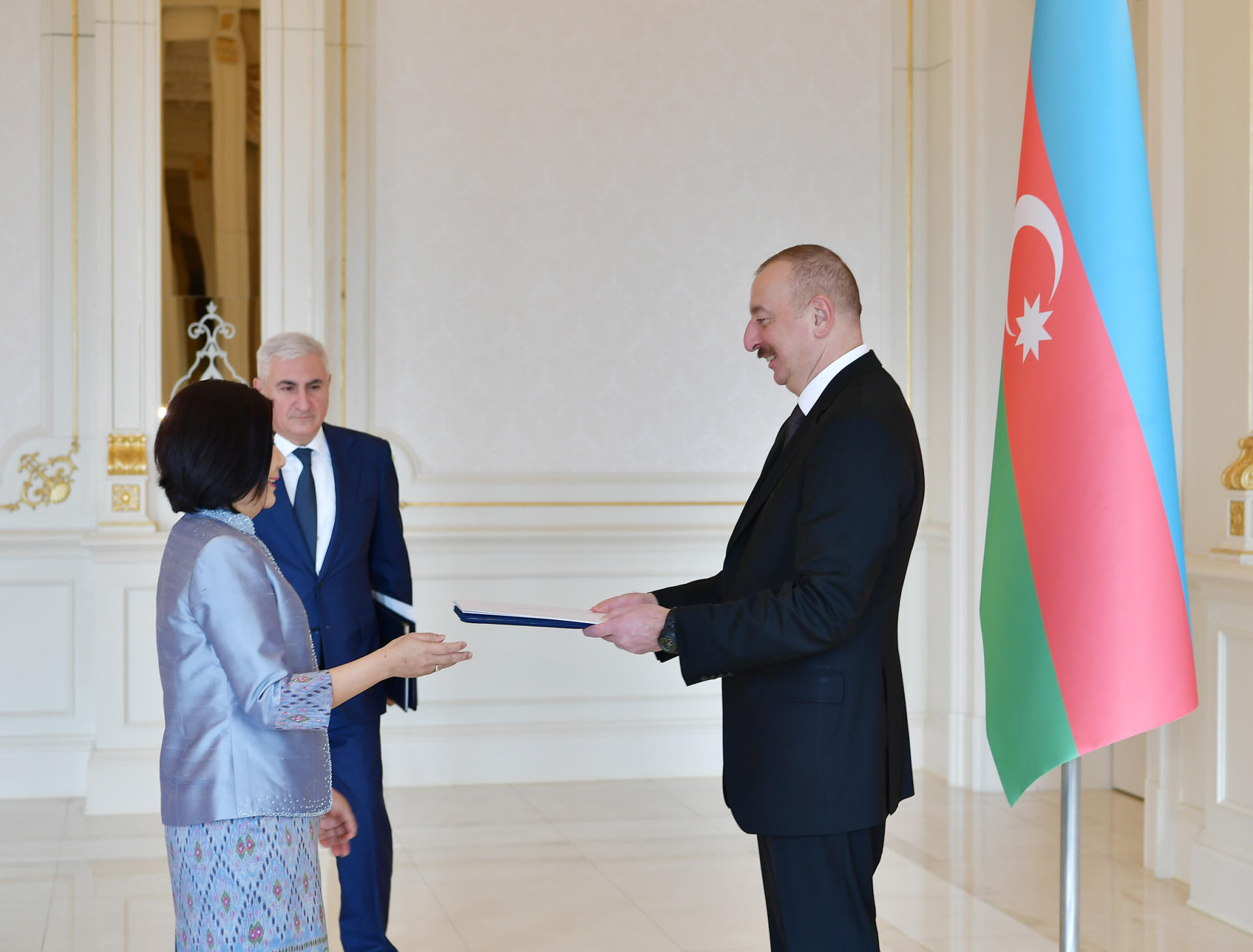 Prezident İlham Əliyev Venesuela, Ruanda və Tailandın Azərbaycanda yeni təyin olunmuş səfirlərinin etimadnamələrini qəbul edib (FOTO)