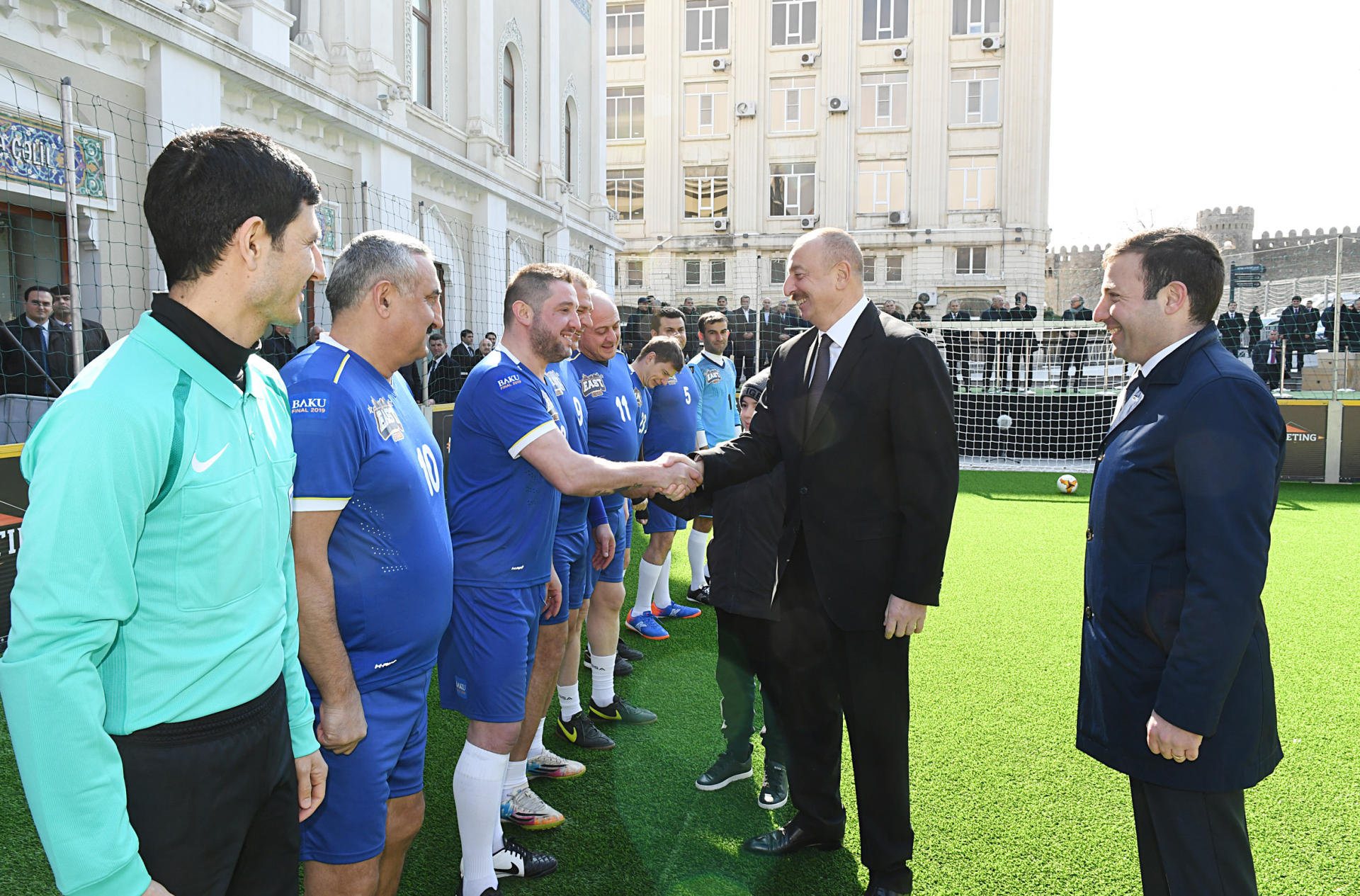 Prezident İlham Əliyev  “Bakı 2019: Ulduzlar Finalı” qarşılaşmasını izləyib (YENİLƏNİB-2) (FOTO)