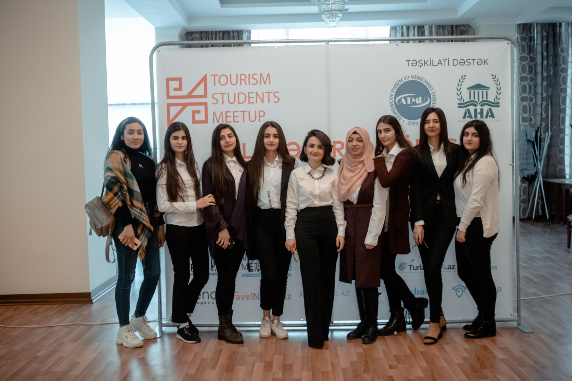 Turizm sahəsində ixtisaslaşan tələbələrin görüşü keçirilib (FOTO/VİDEO)