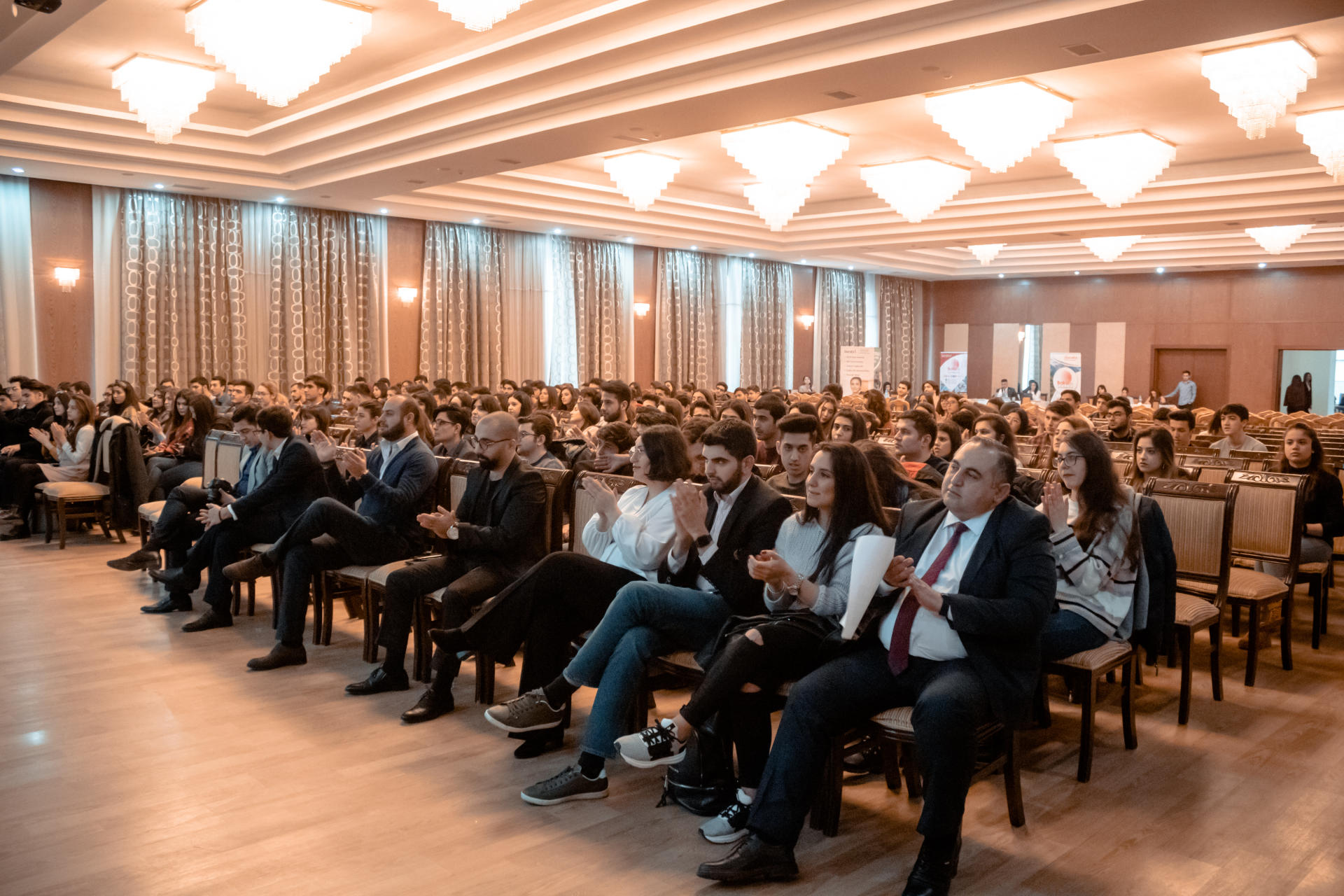 Turizm sahəsində ixtisaslaşan tələbələrin görüşü keçirilib (FOTO/VİDEO)