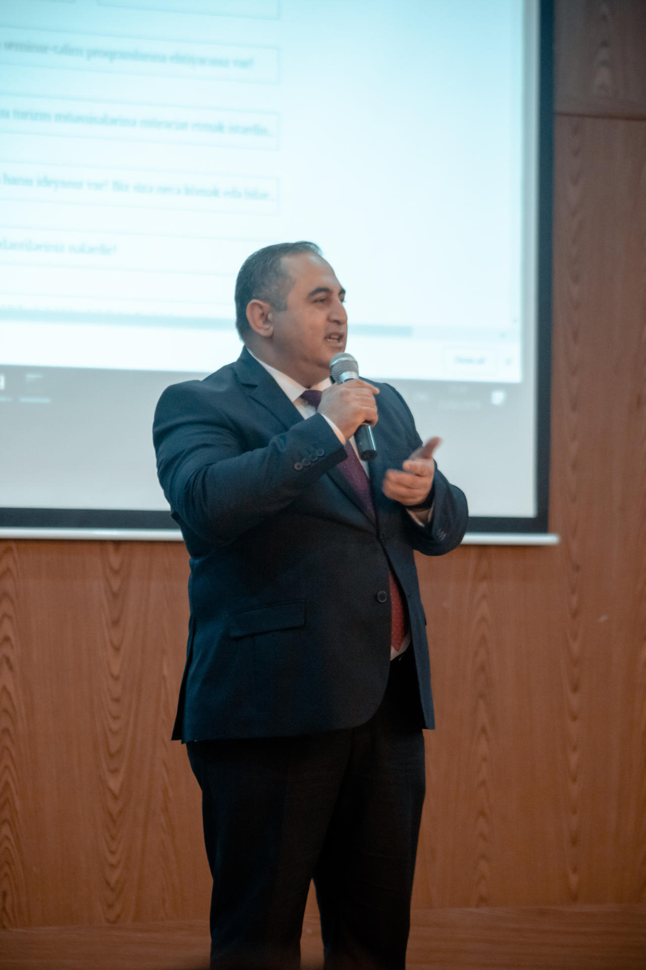 Turizm sahəsində ixtisaslaşan tələbələrin görüşü keçirilib (FOTO/VİDEO)