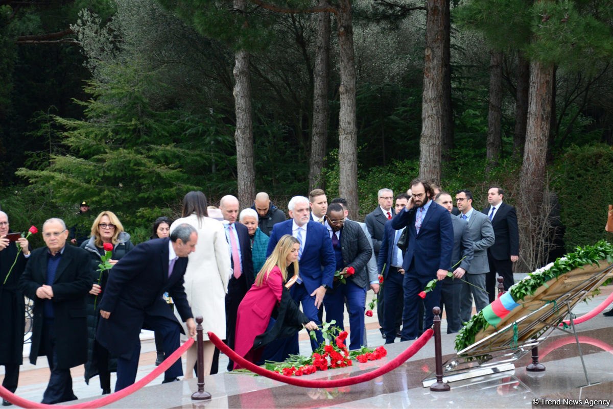 Mübariz Qurbanlı: Azərbaycanda din sahəsində problem yoxdur, dini azadlıq tam şəkildə təmin olunur (FOTO)
