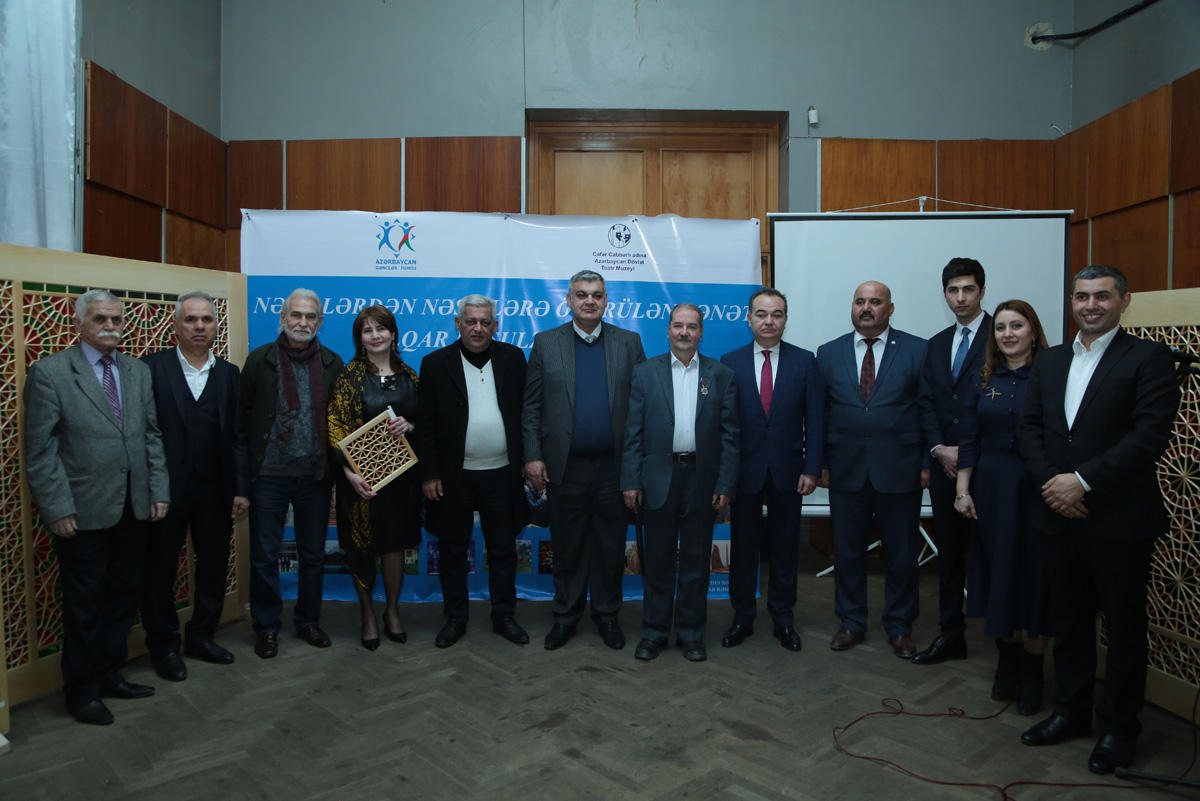 “Nəsillərdən nəsillərə ötürülən sənət” adlı fərdi sərgi layihəsi həyata keçirilib (FOTO)
