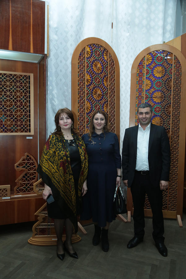 “Nəsillərdən nəsillərə ötürülən sənət” adlı fərdi sərgi layihəsi həyata keçirilib (FOTO)