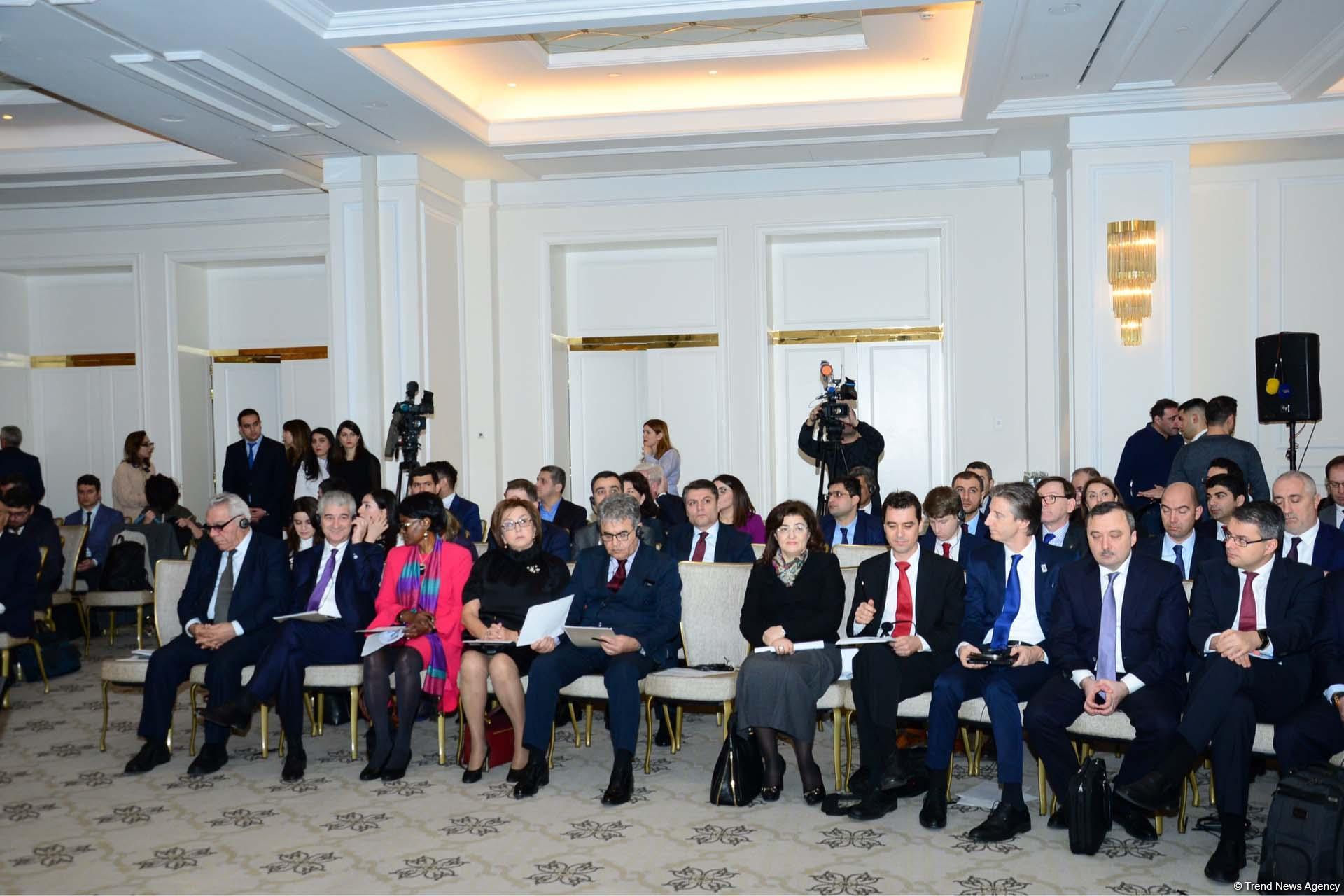 Əli Əhmədov: Azərbaycanda aparılan islahatlar xarici çağırışlar qarşısında davam gətirməyə imkan verib (YENİLƏNİB) (FOTO)