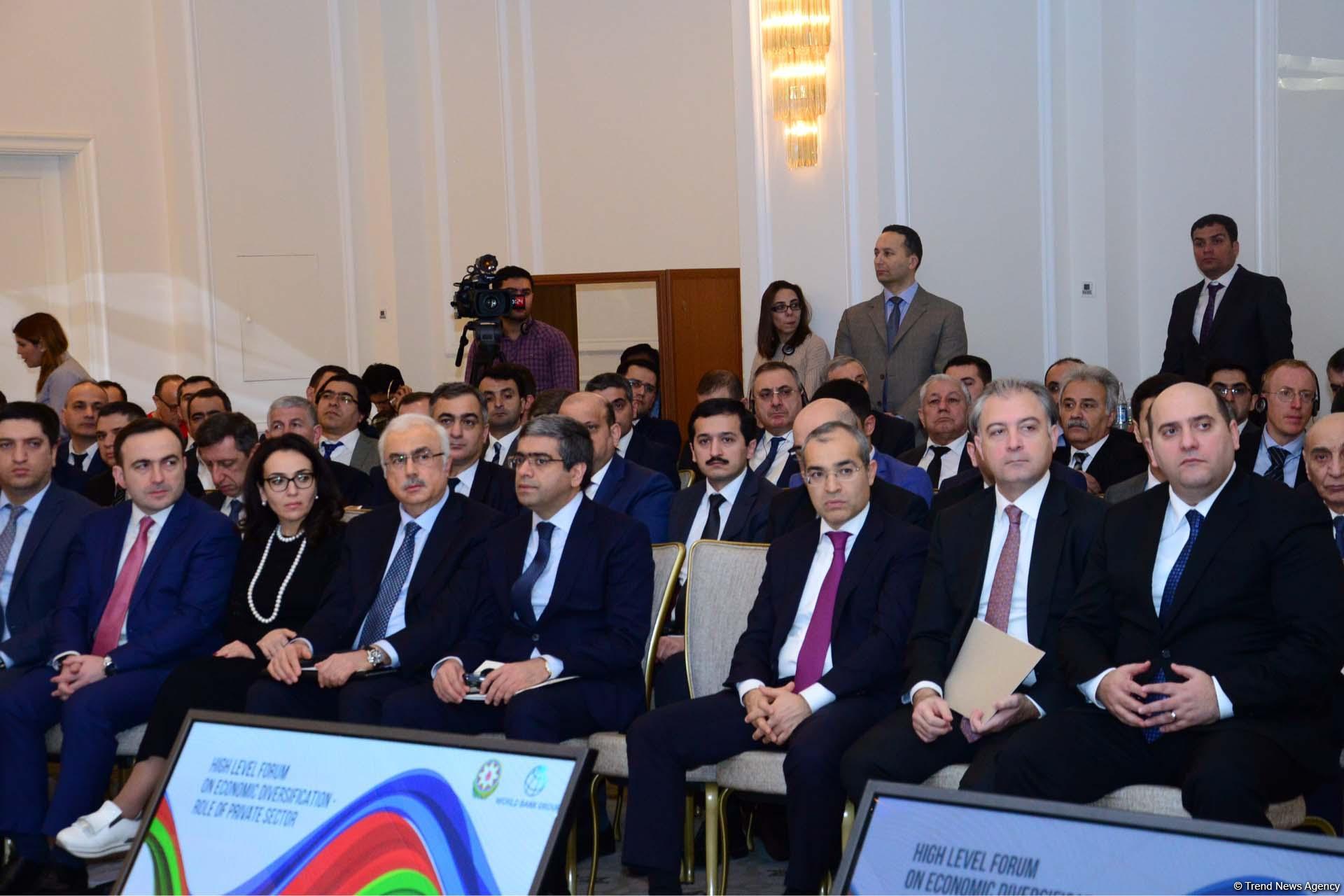 Əli Əhmədov: Azərbaycanda aparılan islahatlar xarici çağırışlar qarşısında davam gətirməyə imkan verib (YENİLƏNİB) (FOTO)
