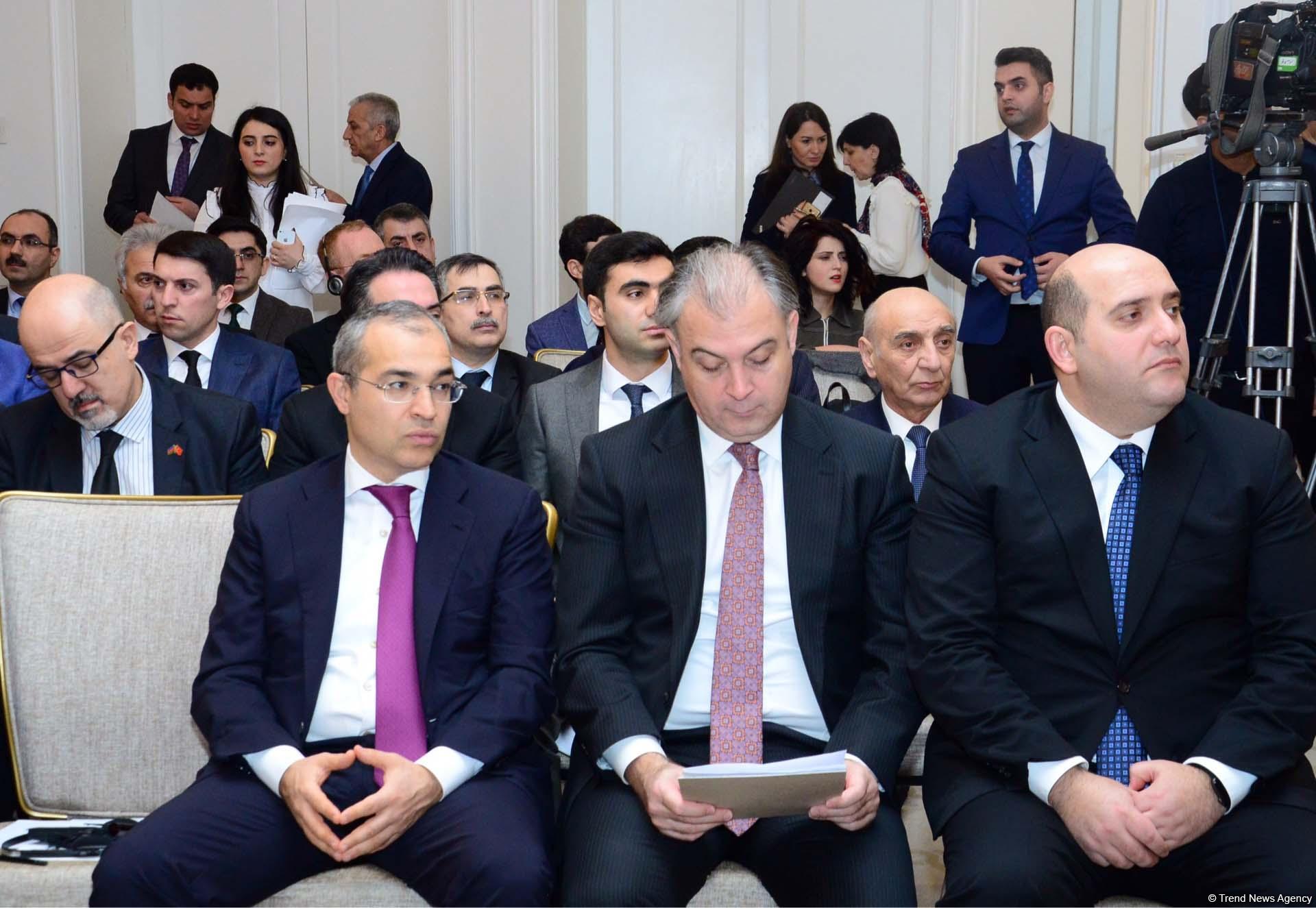 Əli Əhmədov: Azərbaycanda aparılan islahatlar xarici çağırışlar qarşısında davam gətirməyə imkan verib (YENİLƏNİB) (FOTO)